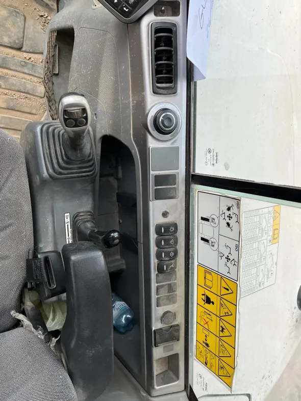 ESCAVATORE CINGOLATO BOBCAT E62
