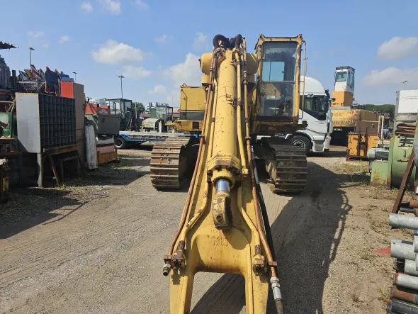 ESCAVATORE CINGOLATO CATERPILLAR mod: 235B