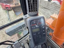 2#6884 Escavatore cingolato Hitachi ZX135US