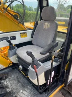 2#7113 Escavatore cingolato JCB