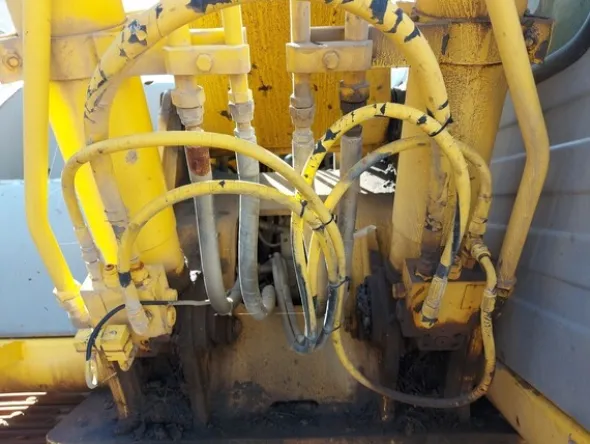 24#5562 Escavatore cingolato New Holland