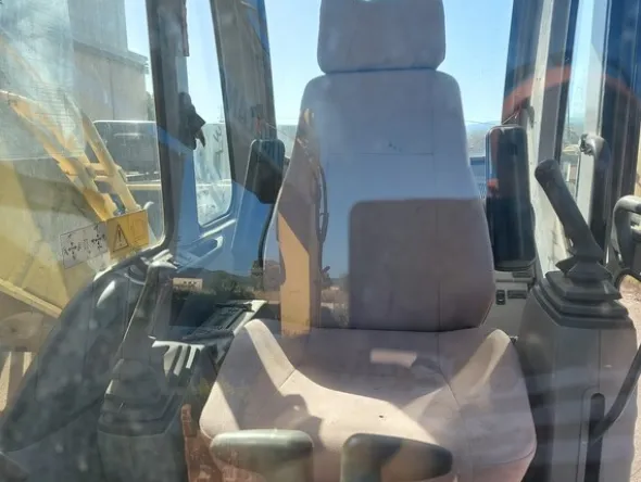 24#5562 Escavatore cingolato New Holland