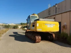 24#5562 Escavatore cingolato New Holland