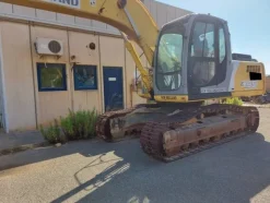 24#5562 Escavatore cingolato New Holland