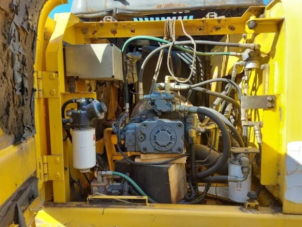 24#5562 Escavatore cingolato New Holland