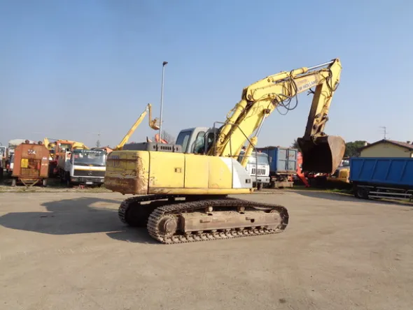 25#5085 Escavatore cingolato New Holland