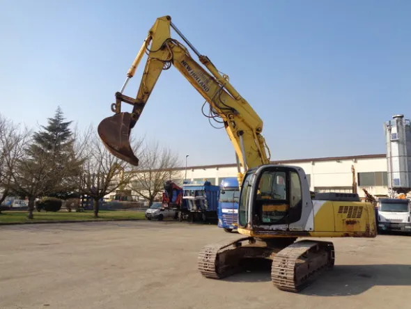 25#5085 Escavatore cingolato New Holland