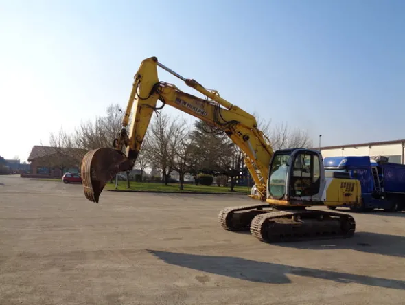 25#5085 Escavatore cingolato New Holland