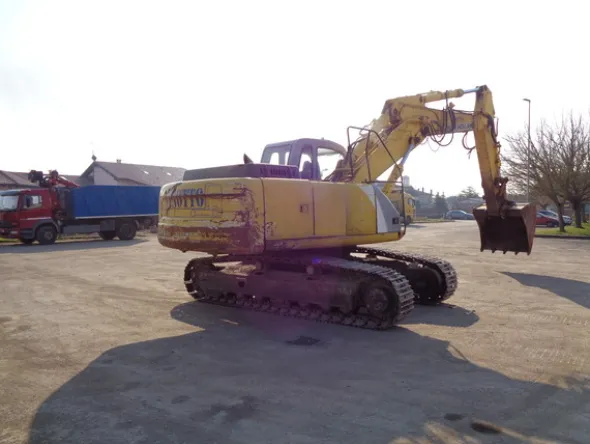 25#5085 Escavatore cingolato New Holland