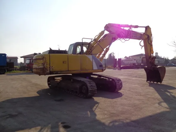 25#5085 Escavatore cingolato New Holland