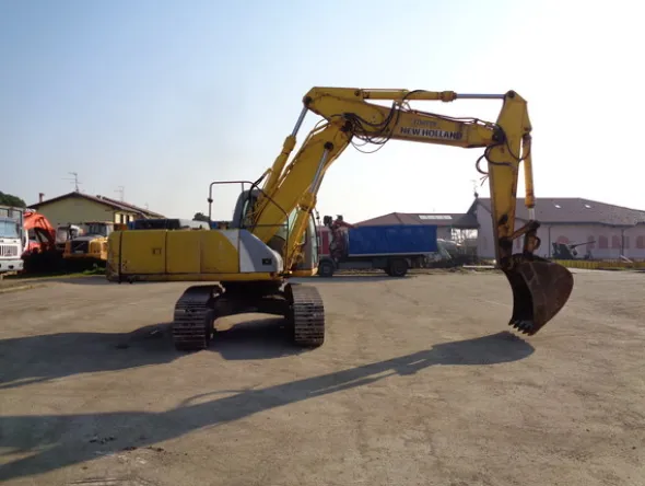 25#5085 Escavatore cingolato New Holland