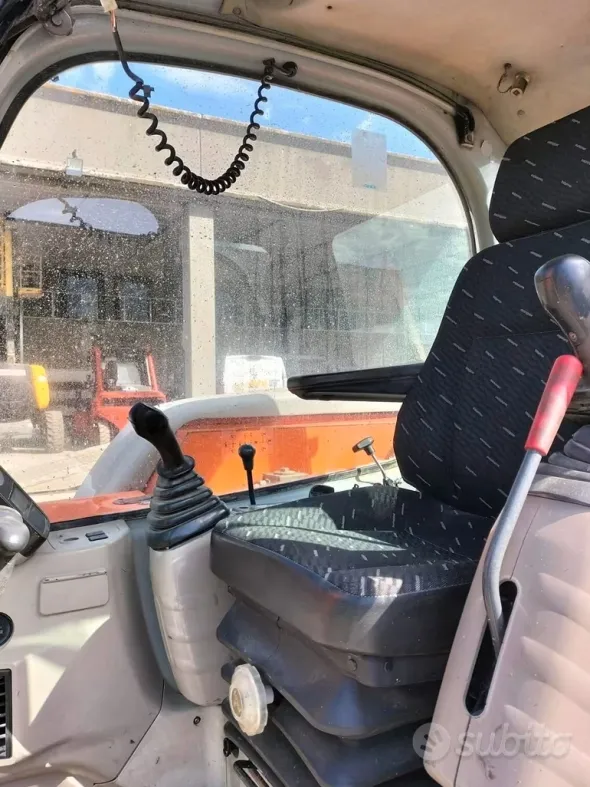 Escavatore Fiat Kobelco E80