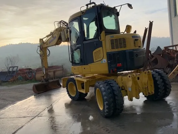 3#6189 Escavatore Komatsu