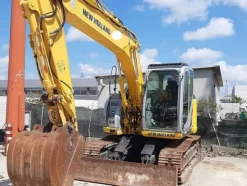 2#6332 Escavatore New Holland
