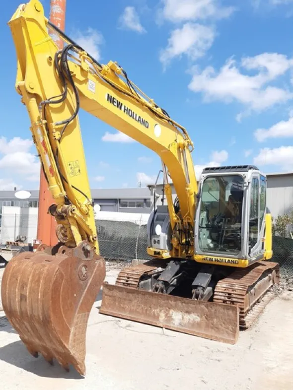2#6332 Escavatore New Holland