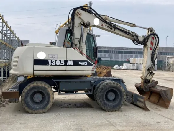 3#6332 Escavatore Terex