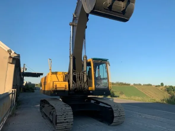 7#6189 Escavatore Volvo
