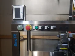 Etichettatrice automatica lineare