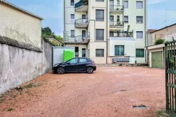 #25091 Ex sede di filiale bancaria con area a parcheggio