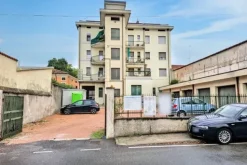 #25091 Ex sede di filiale bancaria con area a parcheggio