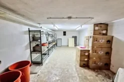 #25091 Ex sede di filiale bancaria con area a parcheggio