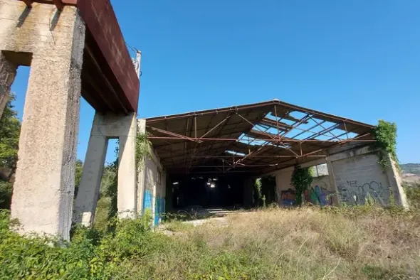 #22066 Ex stabilimento industriale con terreno