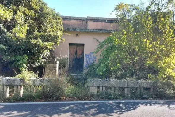 #22066 Ex stabilimento industriale con terreno