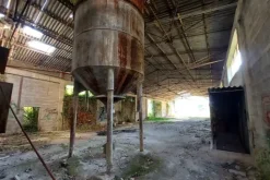 #22066 Ex stabilimento industriale con terreno