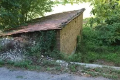 #11096 Fabbricati ad uso magazzino e quote di terreni agricoli