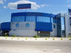 #21854 Fabbricato commerciale con ampi spazi di vendita