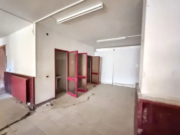 #2536936 Fabbricato commerciale su quattro livelli