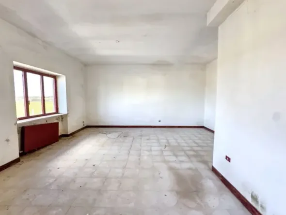 #2536936 Fabbricato commerciale su quattro livelli
