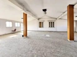 #23005 Fabbricato con unità direzionali, commerciali e residenziali