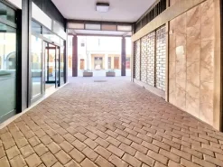 #23005 Fabbricato con unità direzionali, commerciali e residenziali