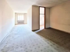 #23005 Fabbricato con unità direzionali, commerciali e residenziali