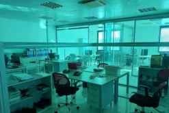 #20780 Fabbricato direzionale con cortile privato