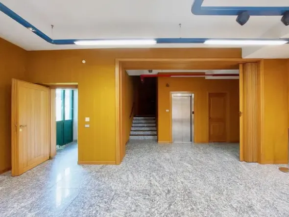 #21602 Fabbricato direzionale con residenza e servizi