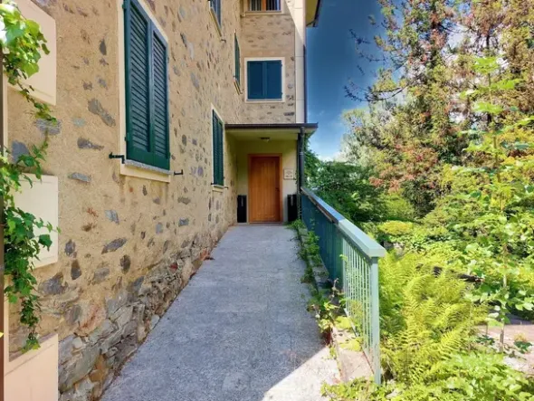 #21602 Fabbricato direzionale con residenza e servizi