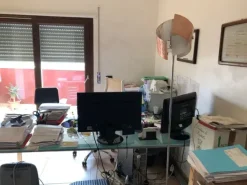 #25012 Fabbricato direzionale di tre piani