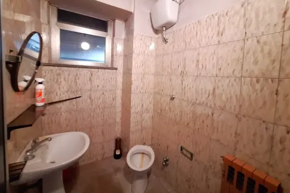 #2638342 Fabbricato industriale con cortile e accessori