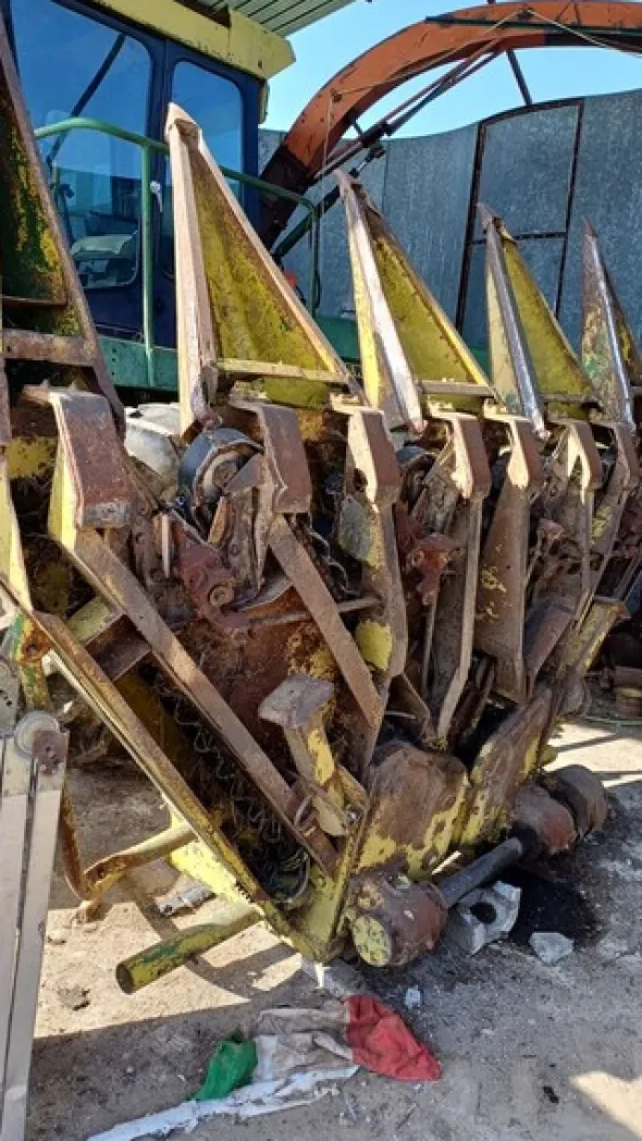 1#8542 Falciatrinciacaricatrice John Deere 5460