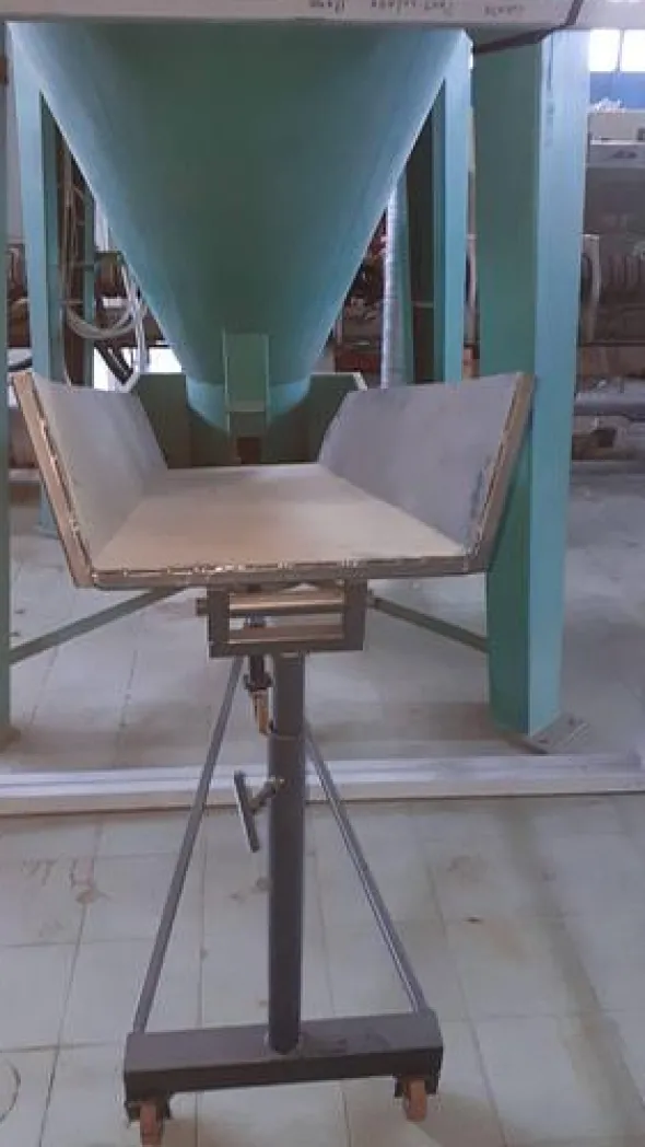 FEEDING SLIDE for vertical mixers