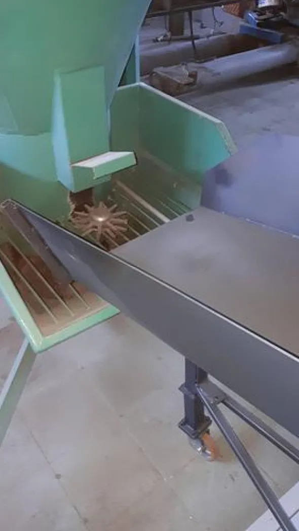 FEEDING SLIDE for vertical mixers