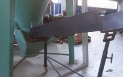 FEEDING SLIDE for vertical mixers