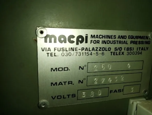 5#7030 Ferro da stiro e pressa stiratrice Macpi