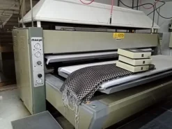 5#7030 Ferro da stiro e pressa stiratrice Macpi