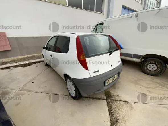 2#9768 Fiat Punto Van
