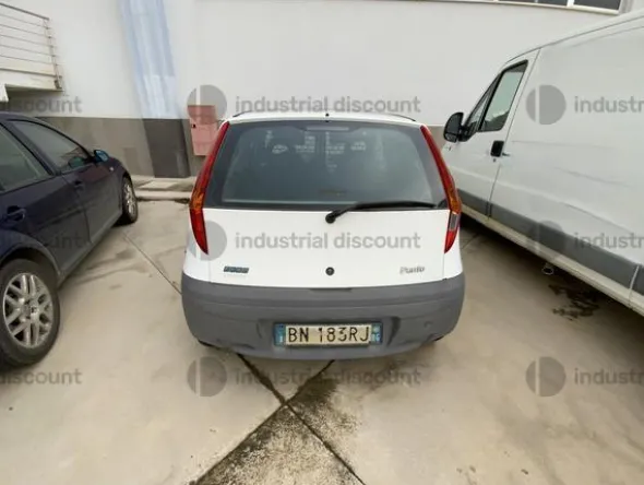 2#9768 Fiat Punto Van