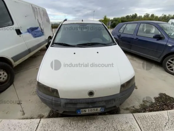 2#9768 Fiat Punto Van