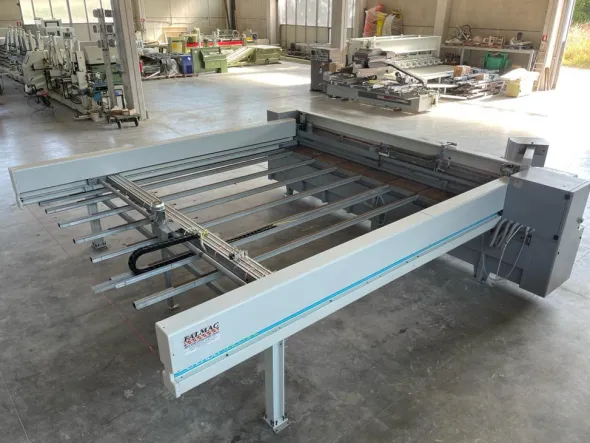 FI808 - 1075Sezionatrice orizzontale marca Casadei